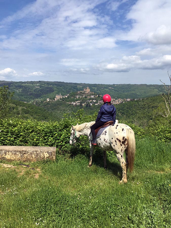Balade equestre sur les hauteurs de Najac - Centre equestre de Najac - Jardin du ptit cheval