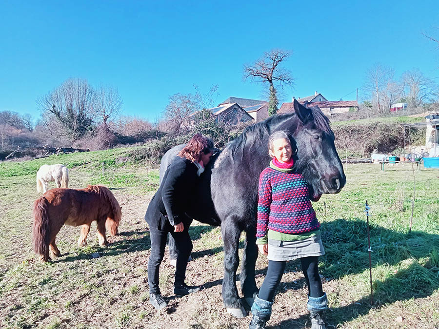 Obéline et Laura-Centre équestre de Najac-Jardin du ptit cheval